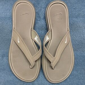 Nike Grey Flip Flops Women’s Size 8